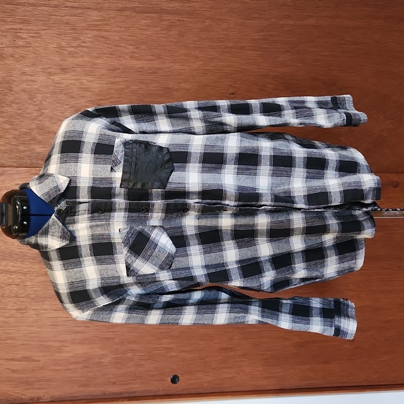 Volcom black white flannel with faux leather - Picture 4 of 7